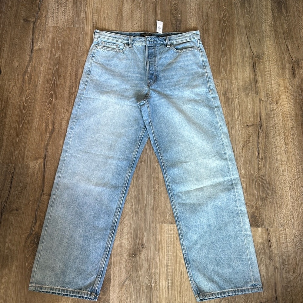 Banana Republic Premium Denim Mid-Rise Loose Stovepipe Women’s Jeans in Size 31.